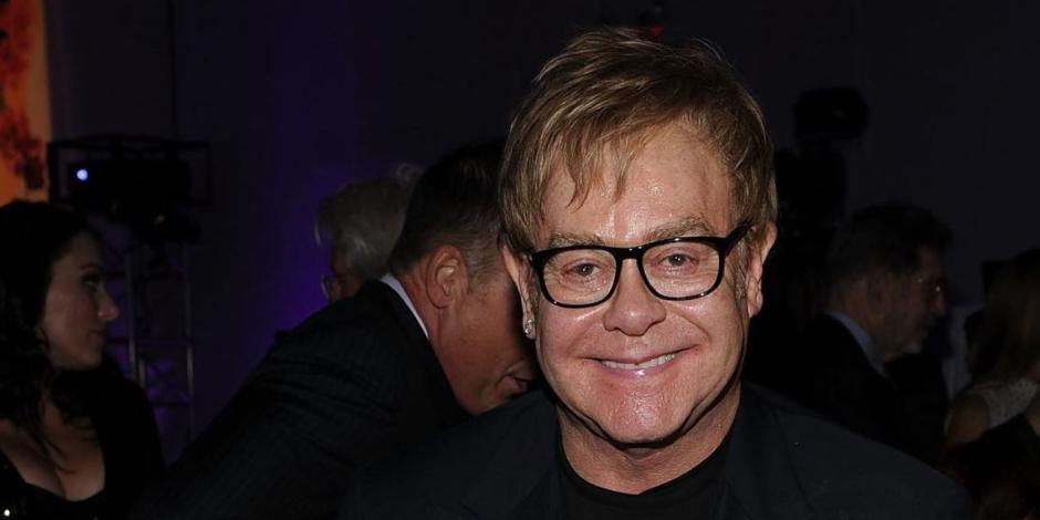 Elton John fue hospitalizado de emergencia en Francia