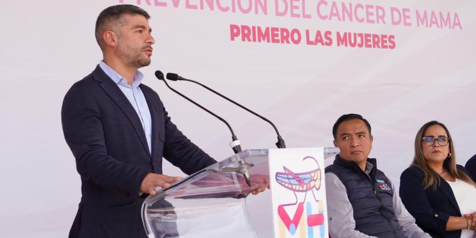 El alcalde de Miguel Hidalgo, Mauricio Tabe, durante el evento, ayer.