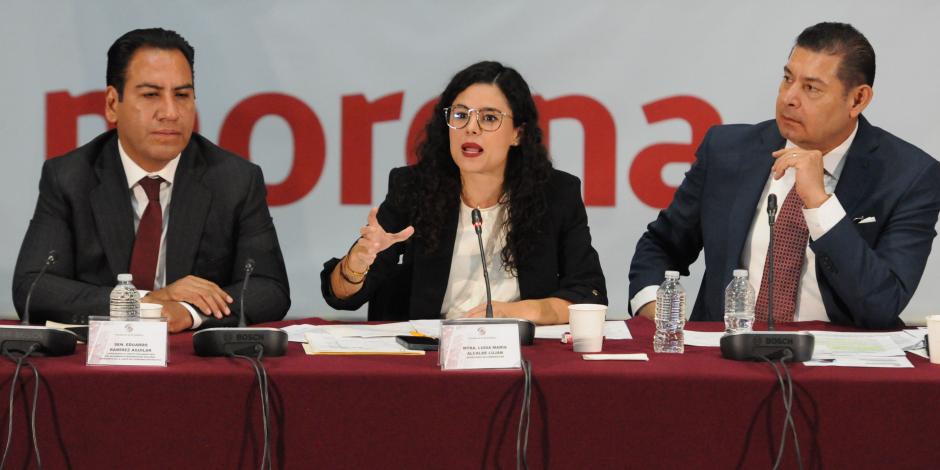 De izq. a der.: Eduardo Ramírez, Luisa María Alcalde y Alejandro Armenta, ayer.