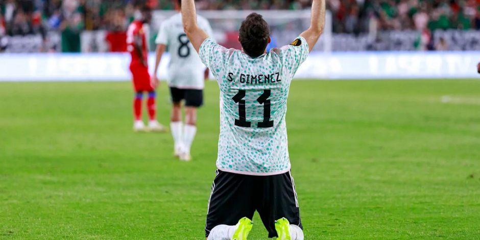 Santiago Giménez rechaza a la Selección de Argentina