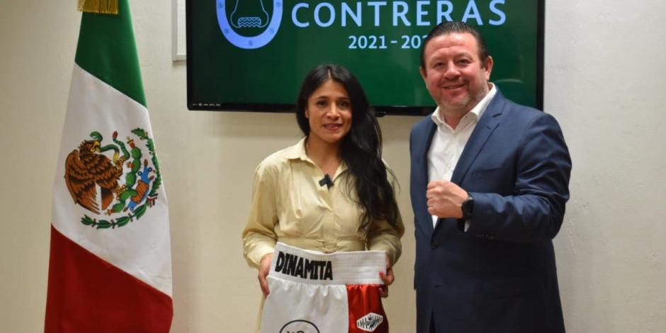 Luis Gerardo Quijano desea éxito a boxeadora contrerense Erika 'Dinamita' Cruz.