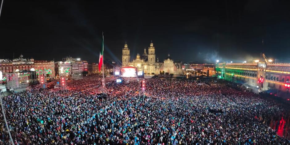 190 mil personas asistieron al Zócalo, afirma jefe de Gobierno.