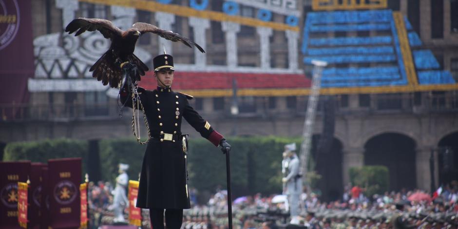 Concluye parada militar en el Zócalo "sin novedad"