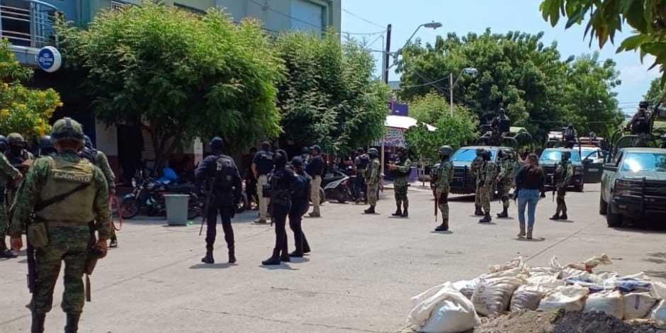 Autoridades detiene a supuesto líder y autodefensas de La Ruana, en Michoacán