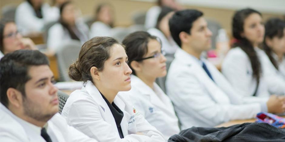 Examen Nacional de Residencias Médicas recibe 47 mil solicitudes de médicos generales que esperan obtener una plaza.