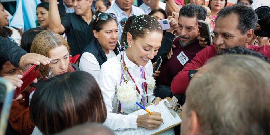 Claudia Sheinbaum Pardo es aclamada por seguidores en Morelia, Michoacán.