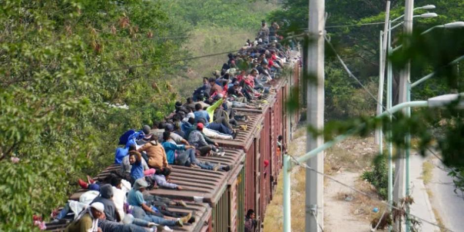Ferromex suspende temporalmente viajes de 60 trenes de carga debido a que cada vez más migrantes viajan encima de ellos para llegar a la frontera con Estados Unidos