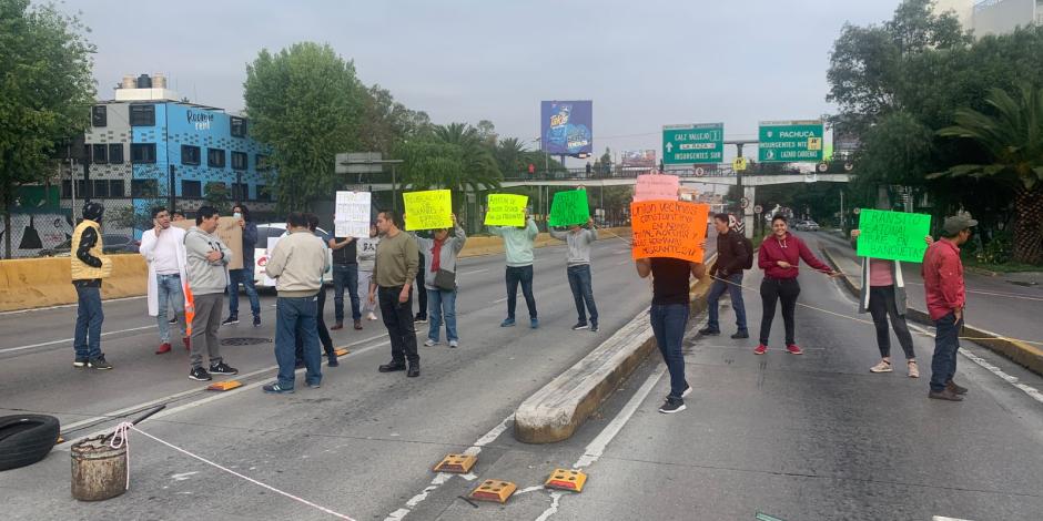 Manifestantes en Circuito Interior exigen reubicación de migrantes.