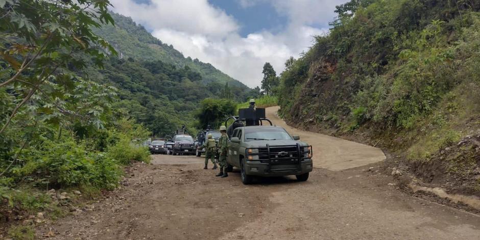 Despliegue de elementos del Ejército, ayer, en Comalapa.