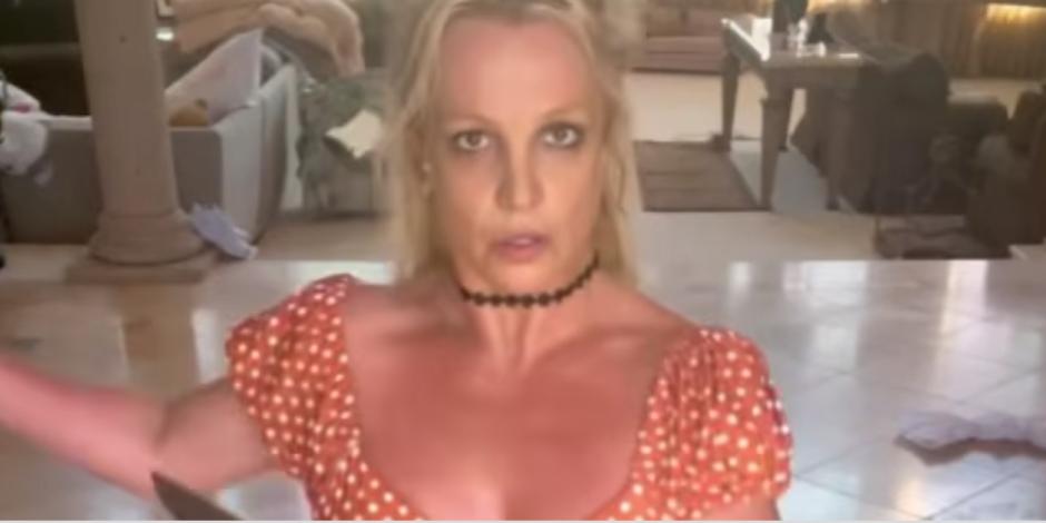 Britney Spears preocupa al hacer peligroso baile con cuchillos