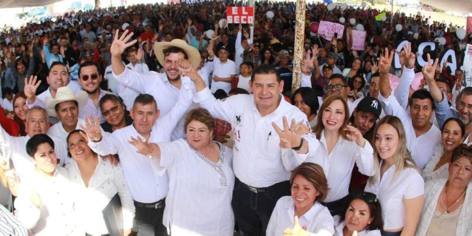 Más de 20 mil comerciantes de Tepeaca, Puebla, se reúnen con Alejandro Armenta.