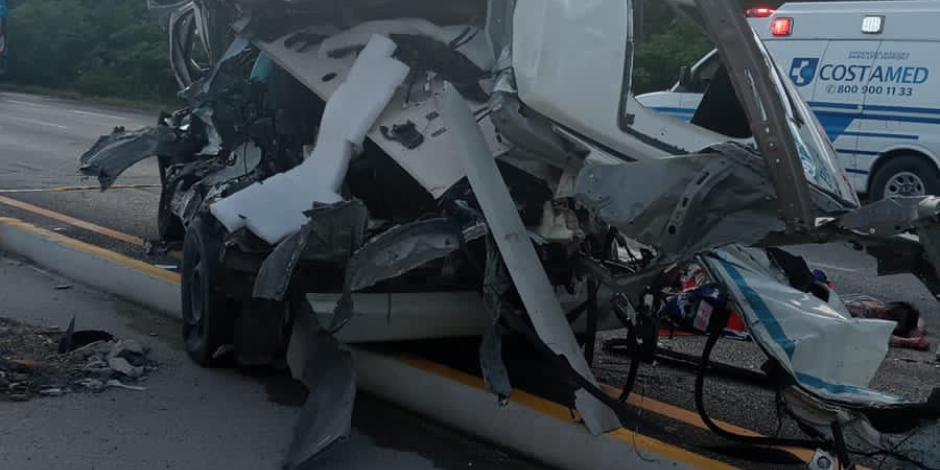 Trágico accidente en carretera Playa del Carmen – Tulum deja al menos 6 muertos y 12 heridos.