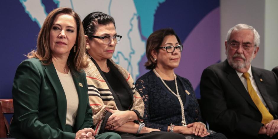 De izq. a der.: Blanca Lilia Ibarra, presidenta del Inai, Marcela Guerra, presidenta de la Cámara de Diputados y Enrique Graue, rector de la UNAM, ayer.