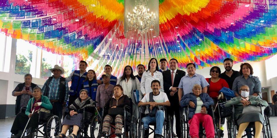 La alcaldesa Lía Limón destacó la entrega de sillas de ruedas para personas con discapacidad.