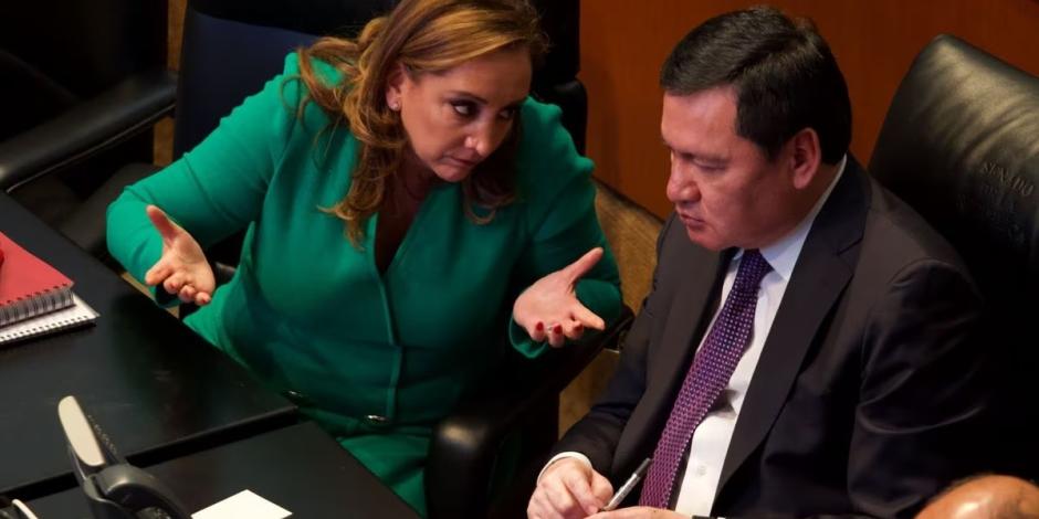 Claudia Ruiz Massieu y Miguel Ángel Osorio en sesión del Senado en días pasados.