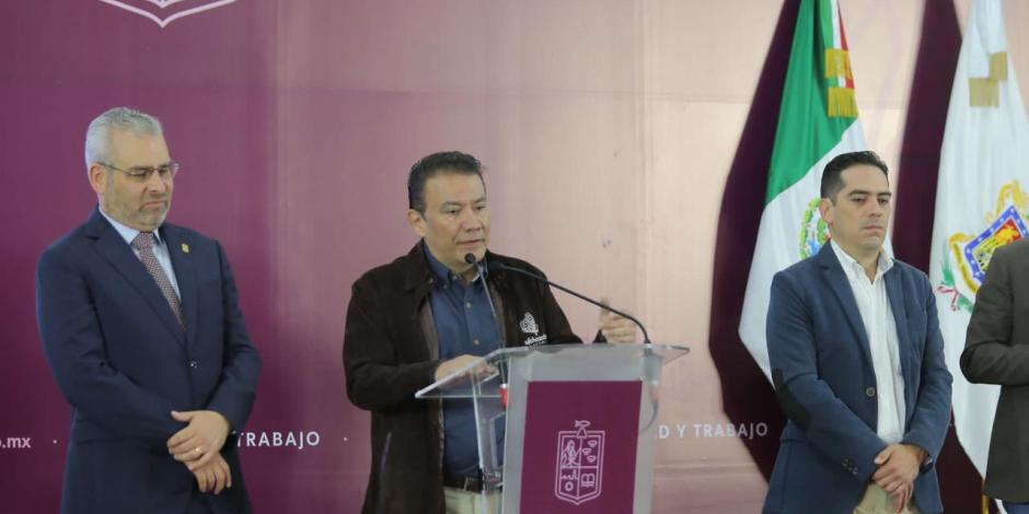 El Gobernador constitucional de Michoacán (izquierda), Alfredo Ramírez Bedolla.