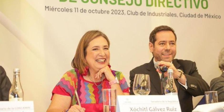 La senadora Xóchitl Gálvez y el presidente de la Concamin, Jóse Abugaber, ayer, en el Club de Industriales.