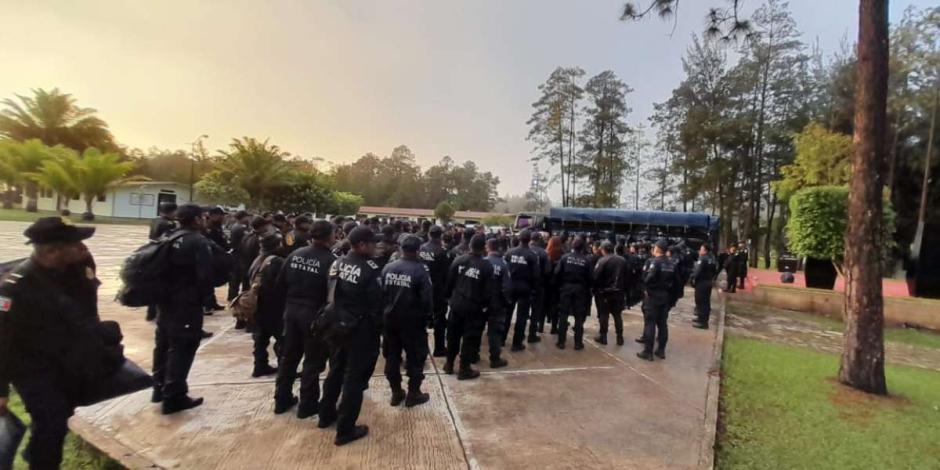 Fuerzas de seguridad resguardan entradas y salidas de Altamirano, Chiapas.