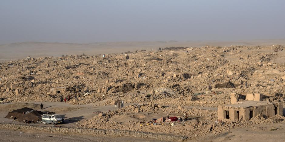 Vista general de la aldea en ruinas de Chahak después de un terremoto en la provincia de Herat, en el oeste de Afganistán, el miércoles 11 de octubre de 2023