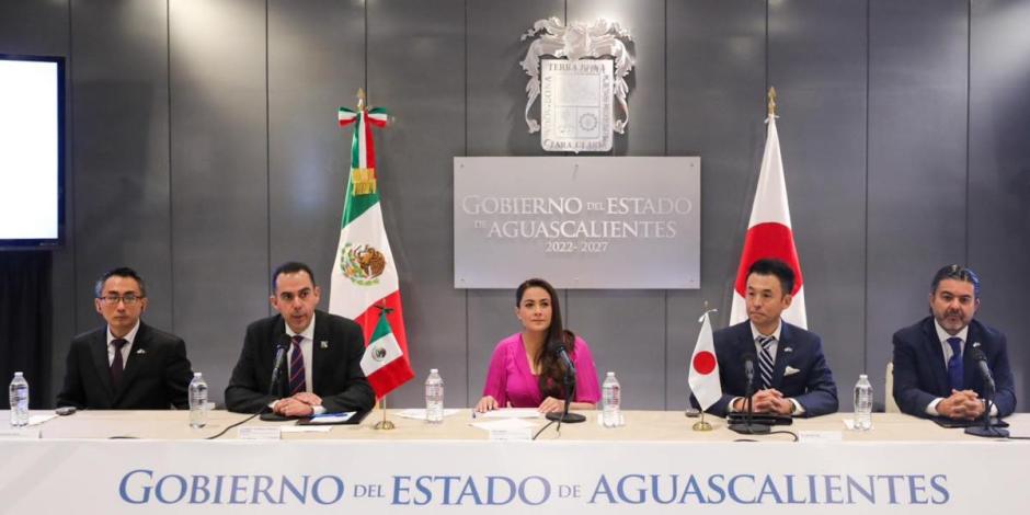 Tere Jiménez anuncia expansión de empresa japonesa en Aguascalientes.