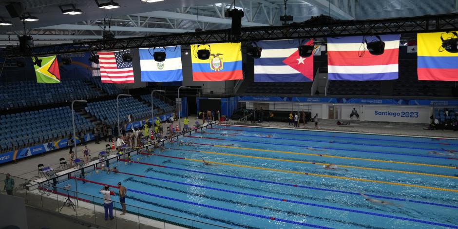 Los nadadores se entrenan previo al arranque de los Juegos Panamericanos 2023 en Santiago de Chile.