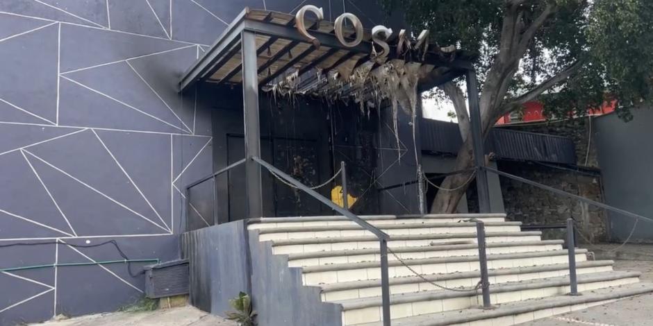 Este lunes 23 de octubre, el bar Cosmo, ubicado en Cuernavaca, Morelos, fue incendiado por sujetos armados.