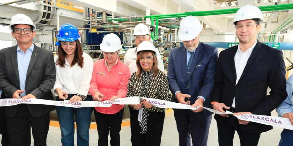 Lorena Cuéllar inaugura ampliación y remodelación de planta Bayer Tlaxcala.