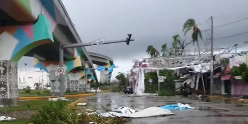 VIDEO muestra los daños causados por “Otis” tras su paso por Acapulco, Guerrero.