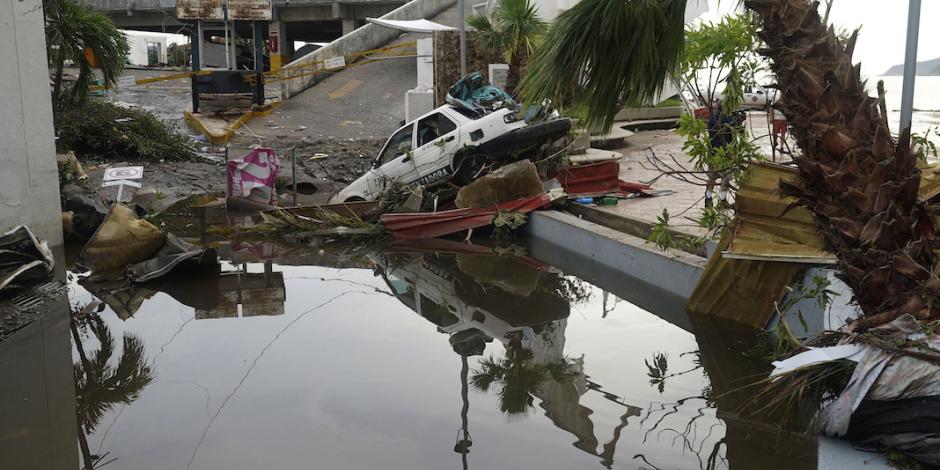 El fenómeno natural dejó daños en las principales vías de acceso a Acapulco.