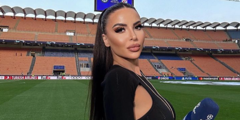 Marialuisa Jacobelli roba las miradas por parecido a Kim Kardashian.