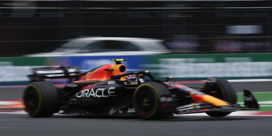 El Red Bull de Checo Pérez durante la segunda práctica libre del Gran Premio de México 2023.