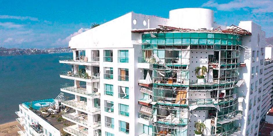 Así lucen algunos hoteles ubicados en la zona diamante y hotelera de Acapulco, Guerrero, tras el paso del huracán Otis.