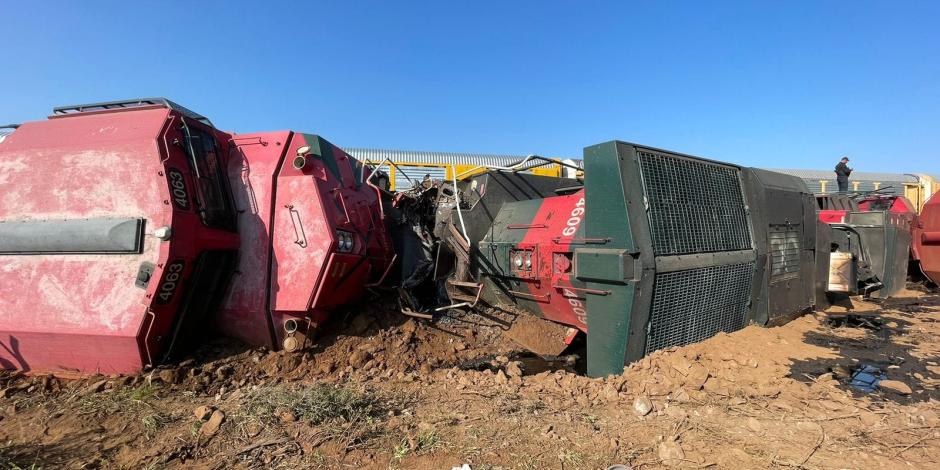 Trenes chocan de frente en Zacatecas; los conductores murieron y hay 5 heridos