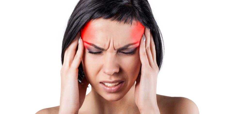 La migraña es una enfermedad crónica que se confunde con los dolores de cabeza comunes; te contamos cuáles son sus causas y por qué es importante tratarla.