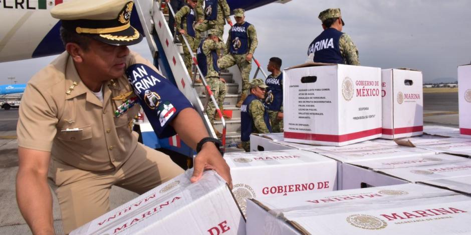 Marina envía 48 toneladas de víveres para damnificados por 'Otis' en Guerrero.
