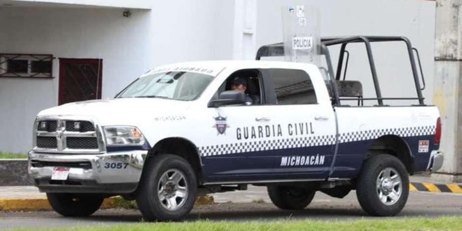 Aseguran a 16 presuntos integrantes de grupo delictivo en La Huacana, Michoacán.