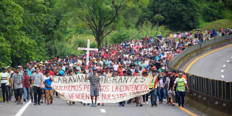 Miles de indocumentados bloquearon la carretera en Chiapas para exigir un diálogo con el INM, el pasado lunes.