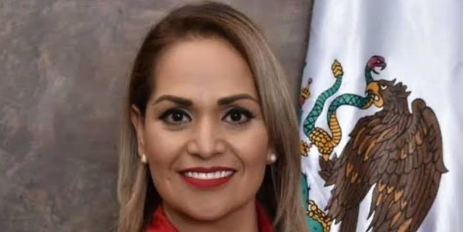 Detienen a alcaldesa de Nuevo Casas Grandes por presunto delito de peculado.