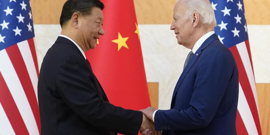 Los presidentes de China, Xi Jinping, y de EU, Joe Biden, en foto de archivo.