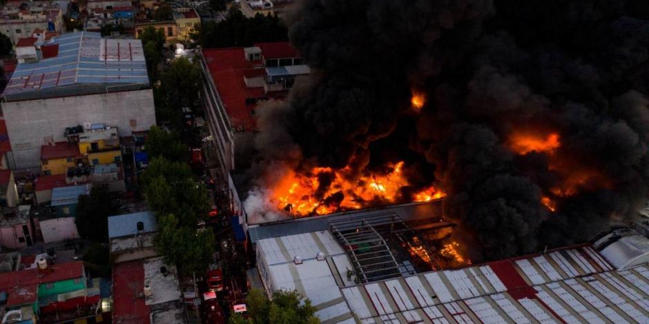 FOTOS y VIDEOS del impactante incendio en Tepito, CDMX