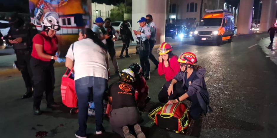 Padre e hijo caen en estación del Metro de Monterrey; tienen graves heridas.