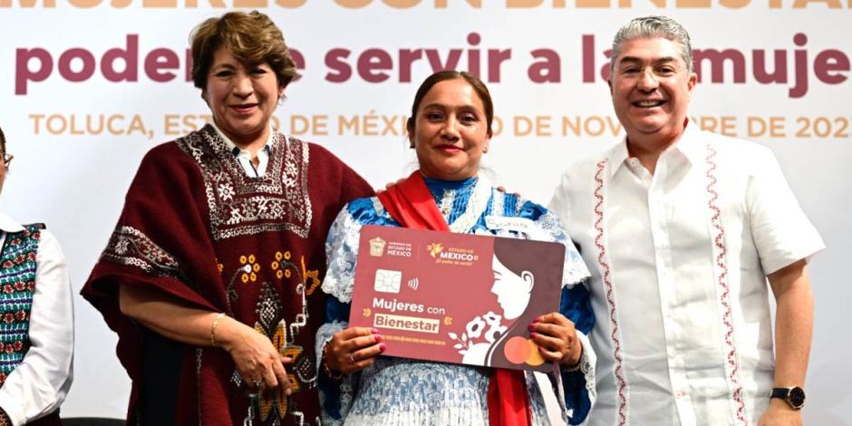 Delfina Gómez inicia la entrega del programa 'Mujeres con Bienestar'