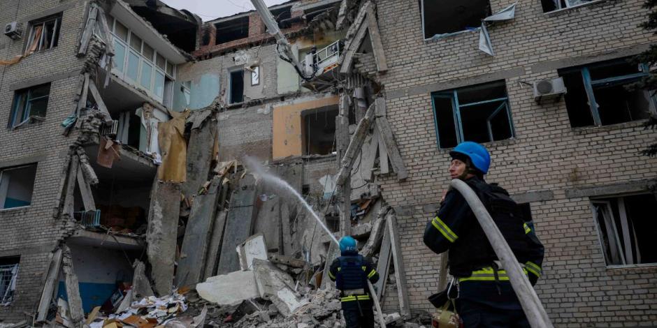 Edificio en ruinas después de un ataque de Rusia hacia Ucrania, en la región de Donetsk.