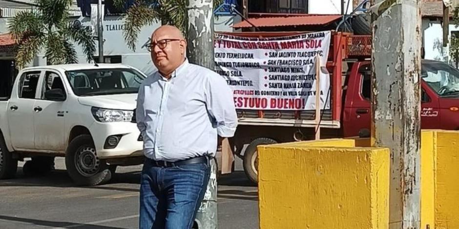 Pobladores de Teojomulco amarran a poste a funcionario del gobierno de Oaxaca que intentó negociar