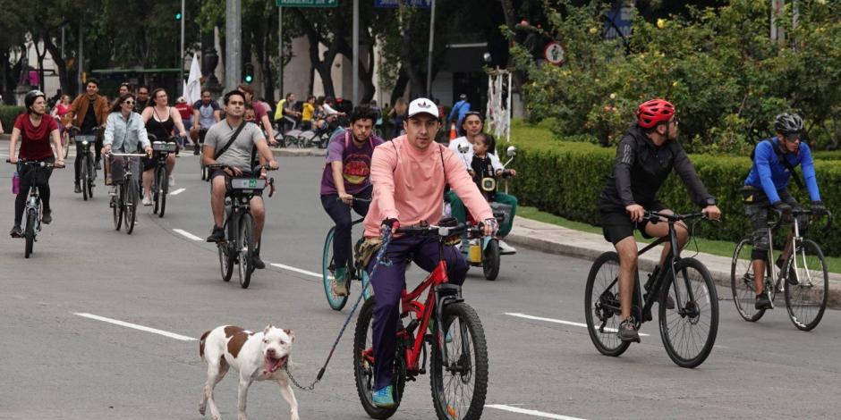 Familias y jóvenes disfrutaron del Paseo Ciclista Dominical en Paseo de la Reforma