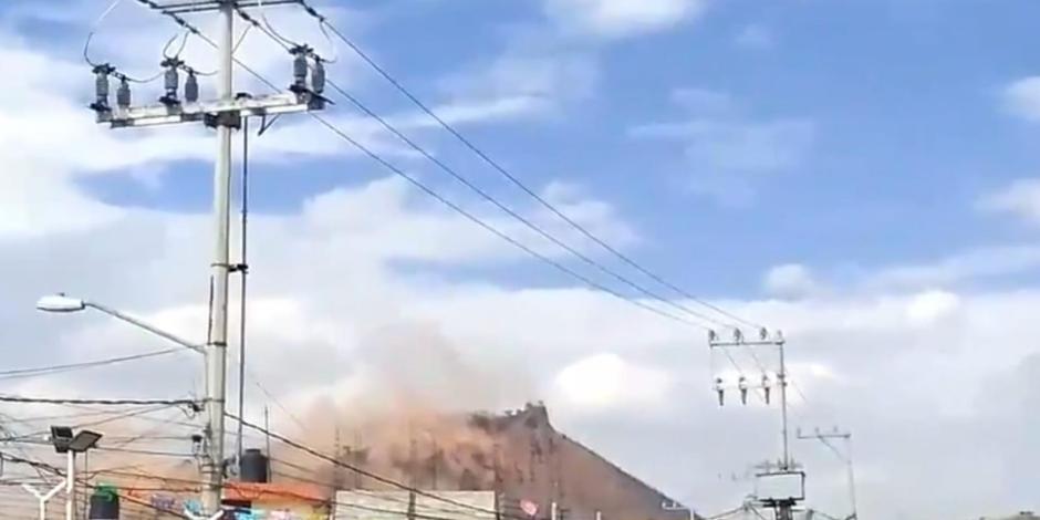 Reportan un presunto desgajamiento del Cerro las Minas en Iztapalapa.