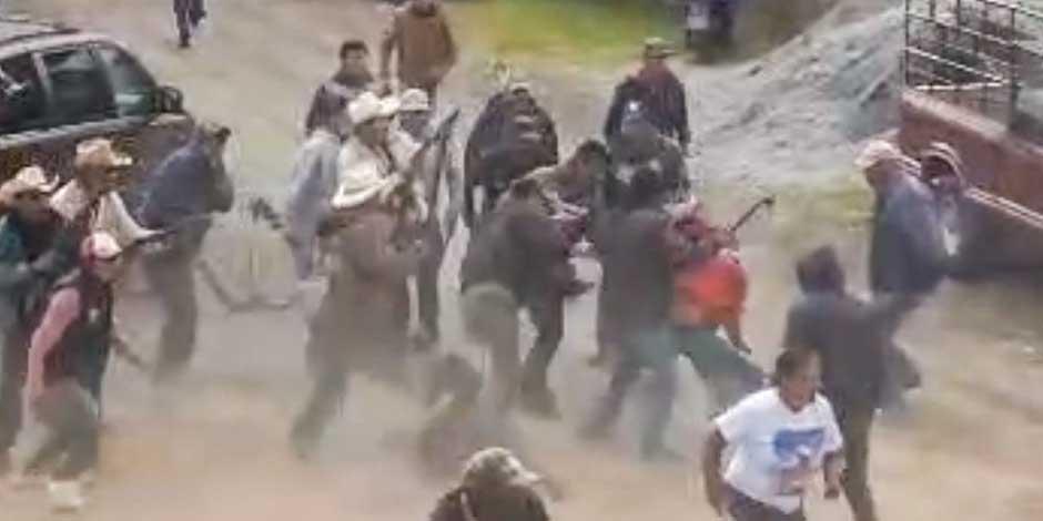Un balacera y enfrentamiento entre pobladores y presuntos integrantes de la Familia Michoacana dejó como saldo 14 muertos