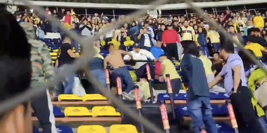 Aficionados del América se agarraron a golpes en las tribunas del Estadio Azteca tras la caída contra Atlético de San Luis.
