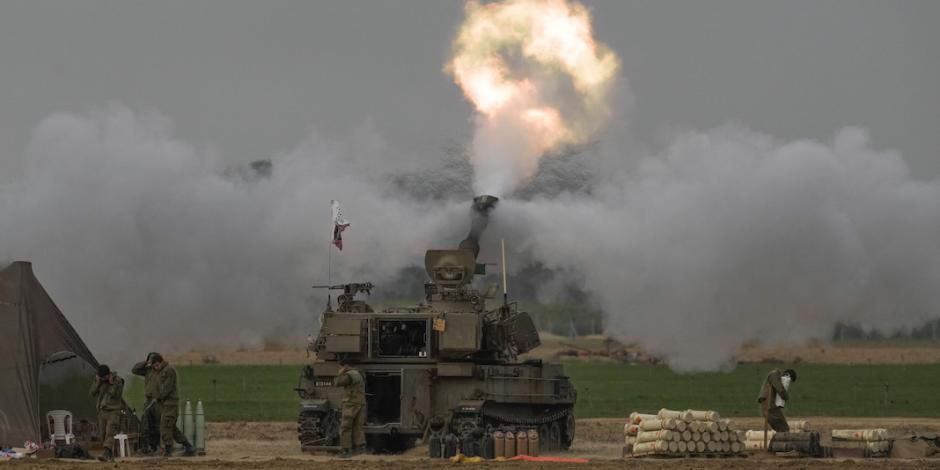 Fuerzas israelíes lanzan nuevo ataque contra posiciones enemigas en Gaza, ayer.