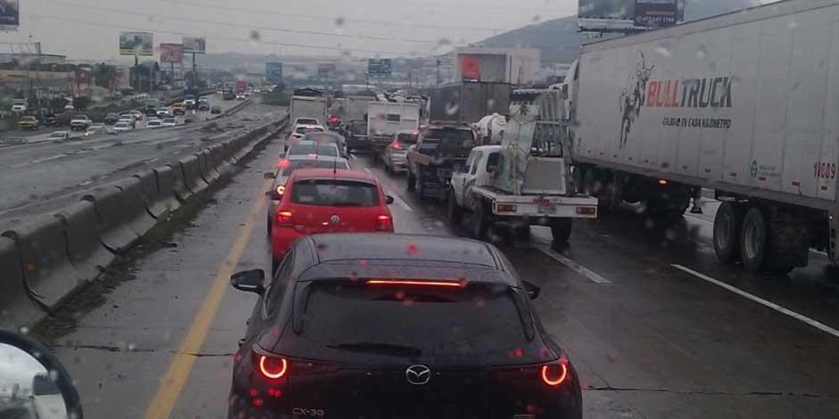 Caos en la México-Querétaro por accidente en el kilómetro 97, dirección CDMX